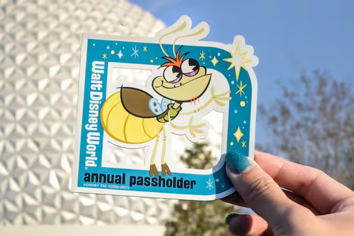 Annual Passholder Magnet 2025 Ray