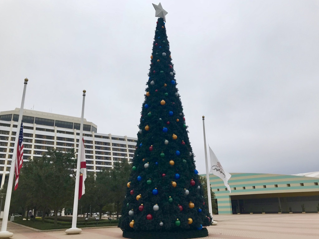 Contemporary Resort Christmas