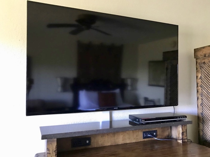 Flat panel television