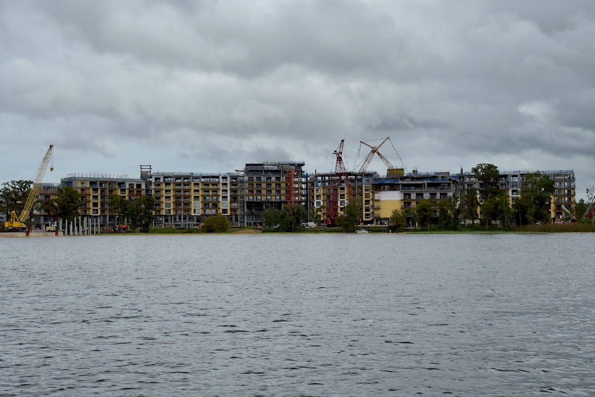 Disney Lakeshore Lodge Construction 20250901a
