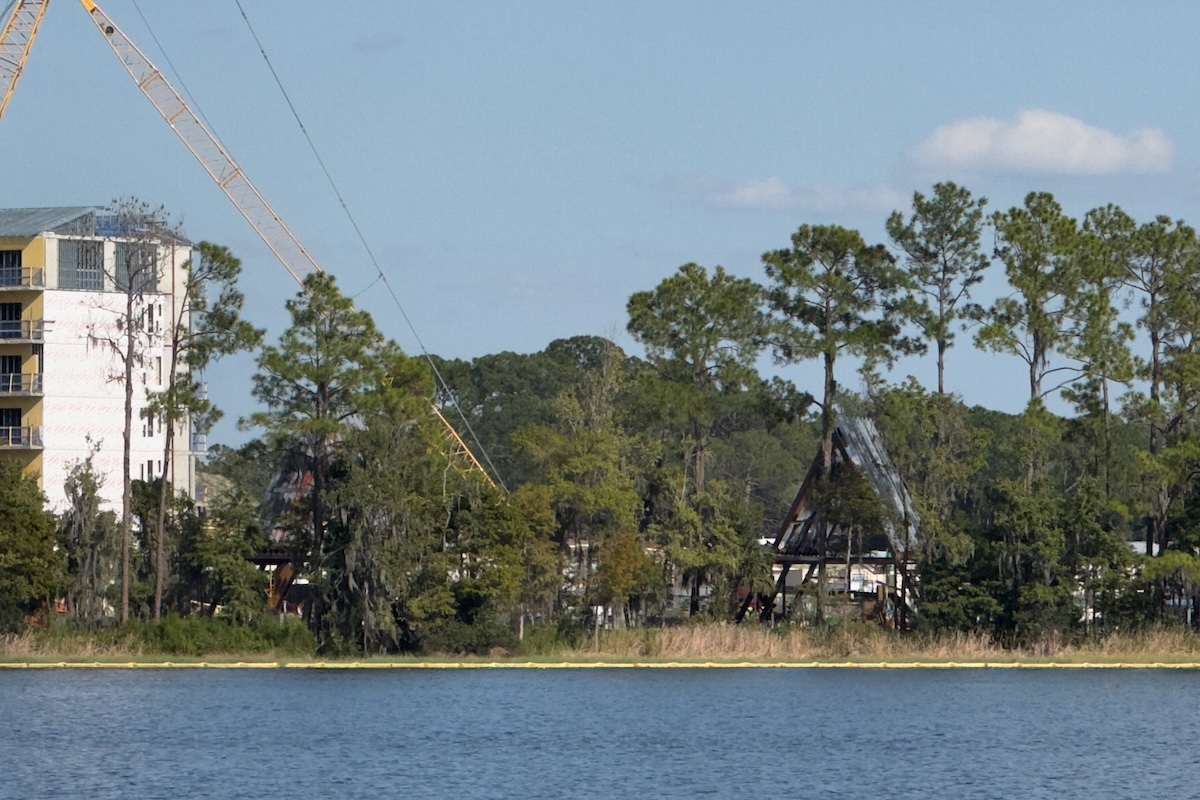 Disney Lakeshore Lodge Construction 20251107b