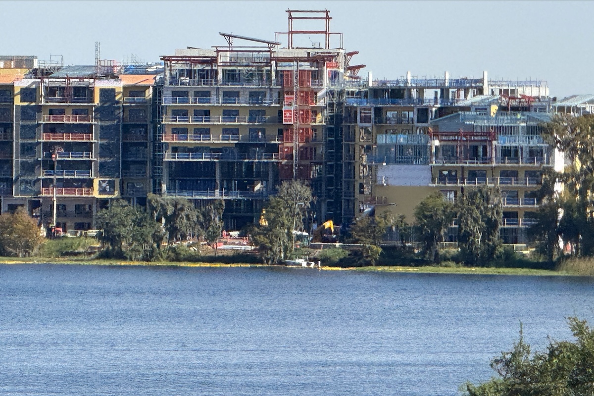 Disney Lakeshore Lodge Construction 20251107d