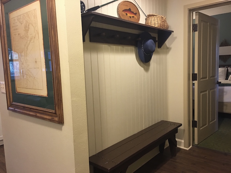 Villa entry with bench and hooks