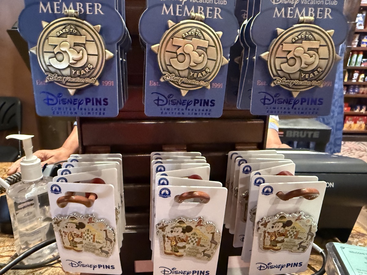 Disneys Animal Kingdom Villas Merchandise 202609g