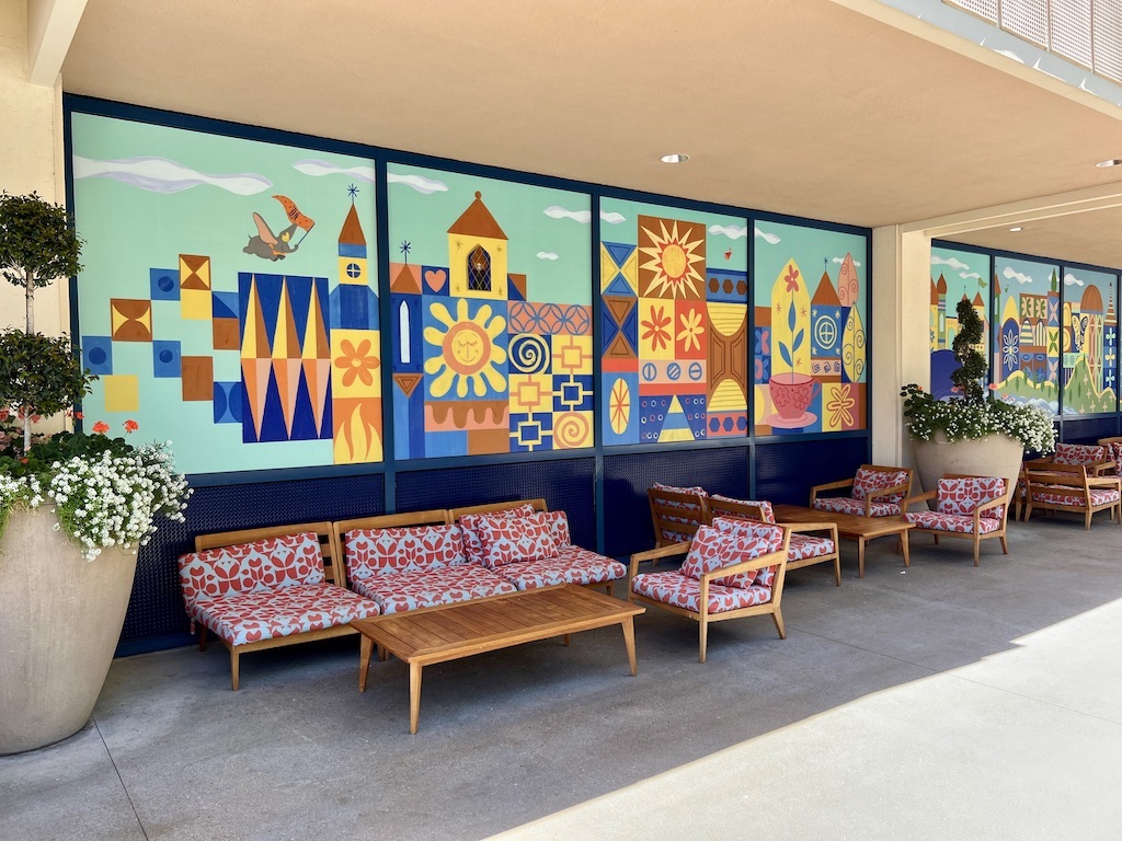 Outdoor Seating & Mural