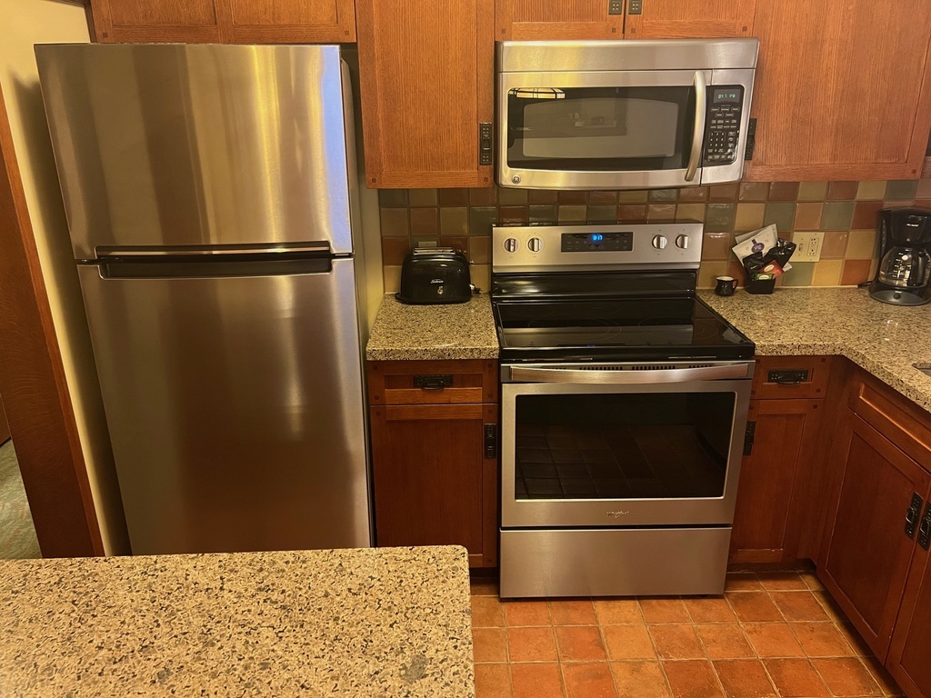 Kitchen Refrigerator and Range