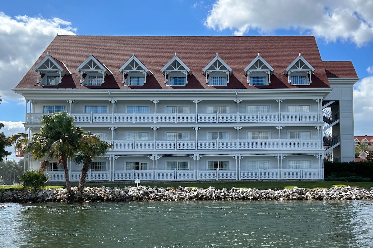 Villas at Disneys Grand Floridian Exterior BPK Theme Park View 2025 2