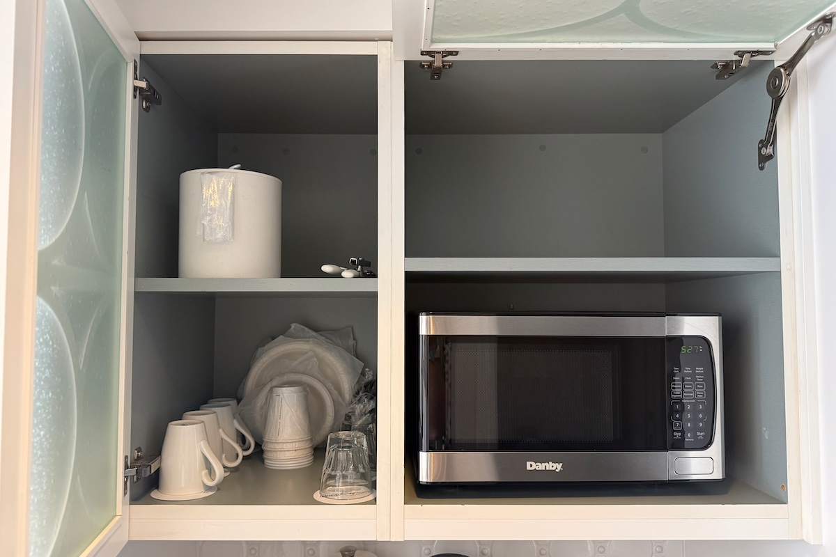 Kitchenette Upper Detail