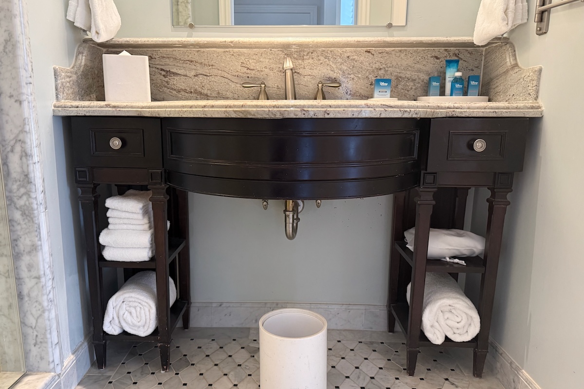 Bathroom vanity
