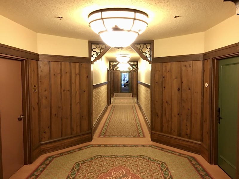 Boulder Ridge hallway